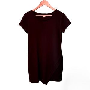 Little black dress! Cute dress. Just never wore it. No flaws! Pretty on.